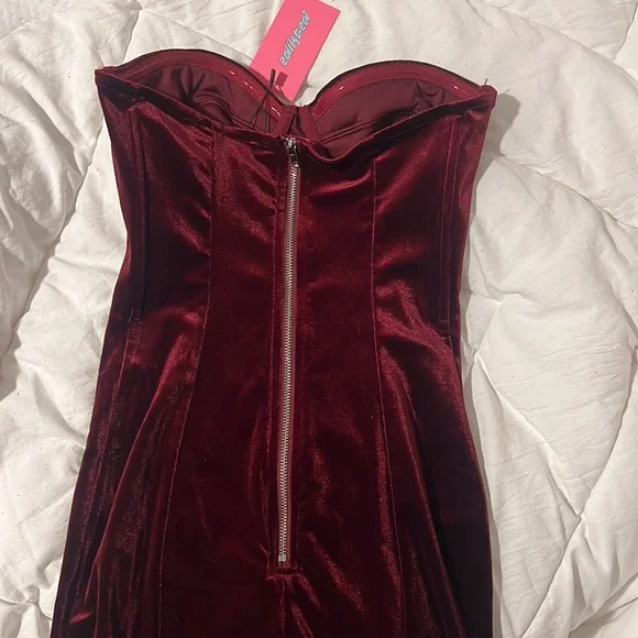 NWT EDIKTED Cinnamon Velvet Cupped Mini Strapless Dress!! - Picture 9 of 11